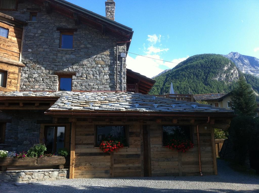 Les Trompeurs Chez Odette Cogne